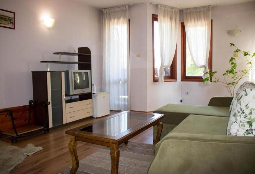 جناح مزوَّد بشرفة, Guest House Ilinden