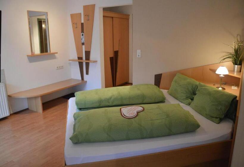 غرفة قياسية, Haus Frey