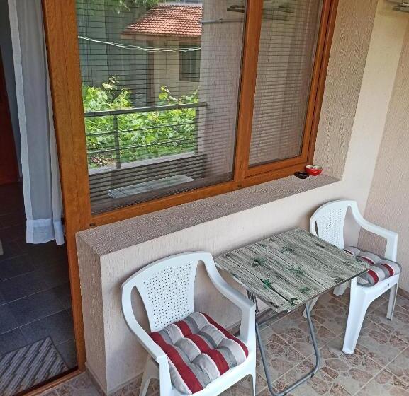 스탠다드 룸 가든 전망, Kastela Guest House