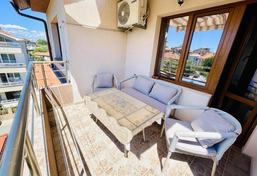 דירת שני חדרים, Kastela Guest House