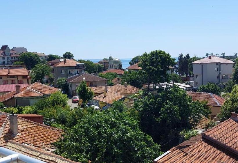 Семейный Номер, Krai Moreto Guest House