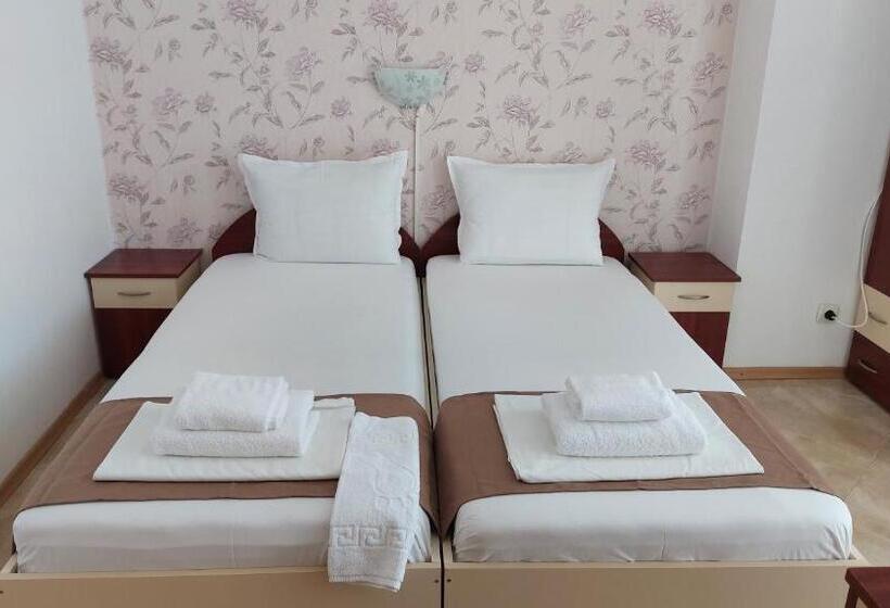 Семейный Номер, Krai Moreto Guest House