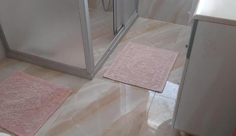 Ortak Banyolu Standart Oda, Nelly Guesthouse