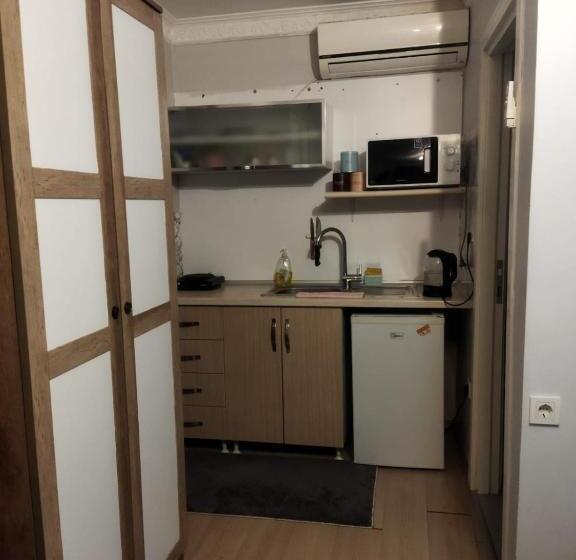 Standard Room, Nelly Guesthouse