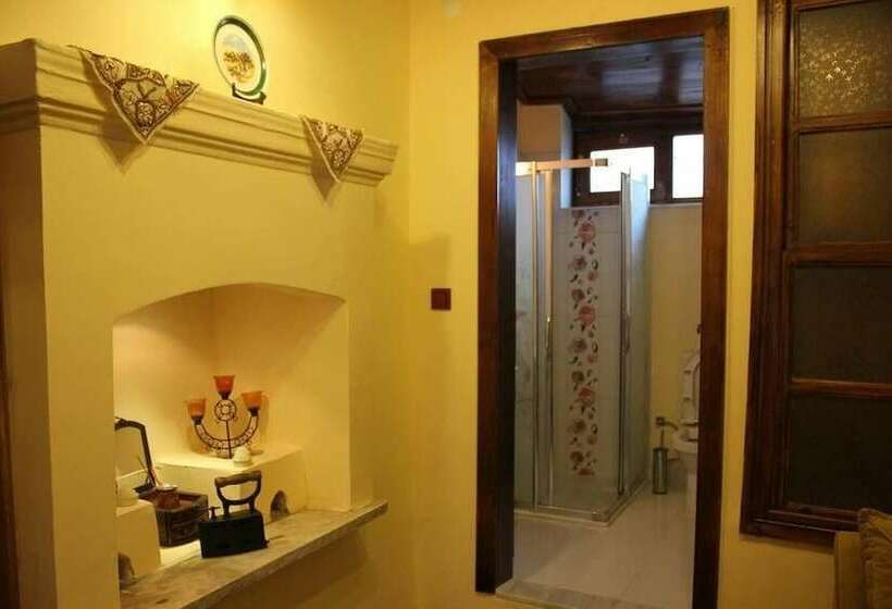 جناح, Papazın Konağı Pansiyon