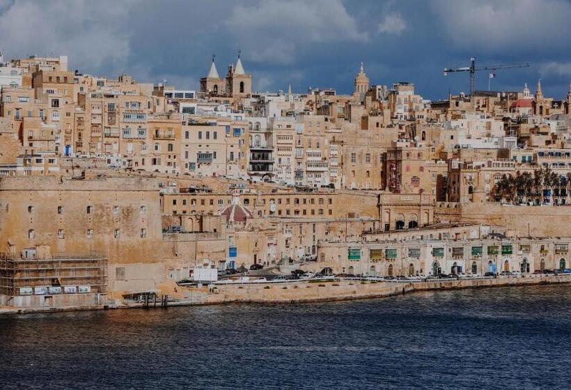 خانه 3 خوابه, Sally Port Senglea