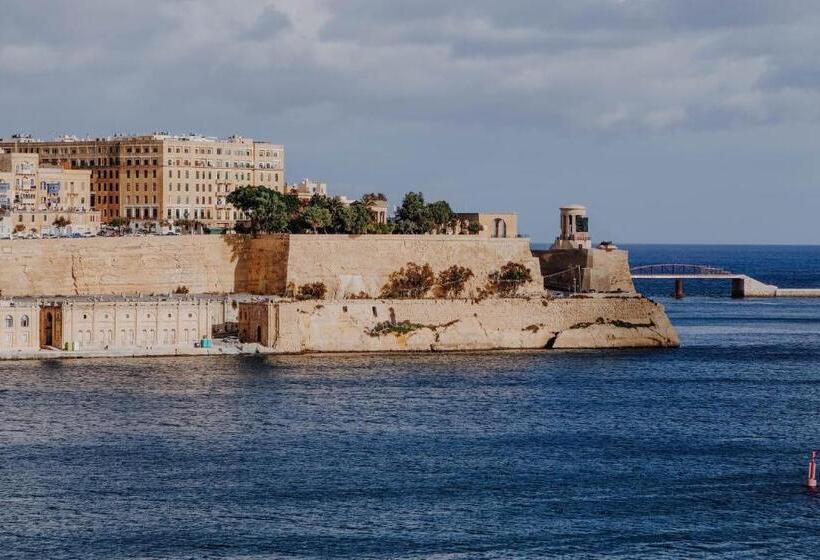 خانه 3 خوابه, Sally Port Senglea