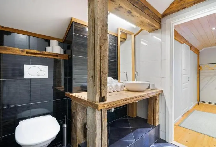 Huoneisto 2 Makuuhuonetta, Sveggvika Guesthouse