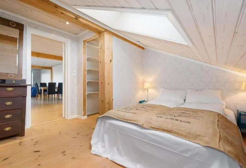 Huoneisto 2 Makuuhuonetta, Sveggvika Guesthouse