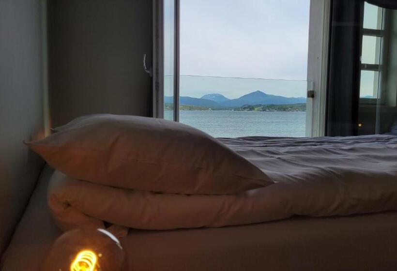 带海景的标准工作室, Sveggvika Guesthouse