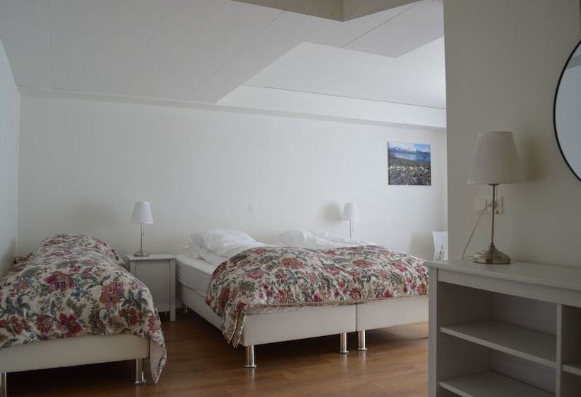 اتاق استاندارد سه نفره, The Old Post Office Guesthouse