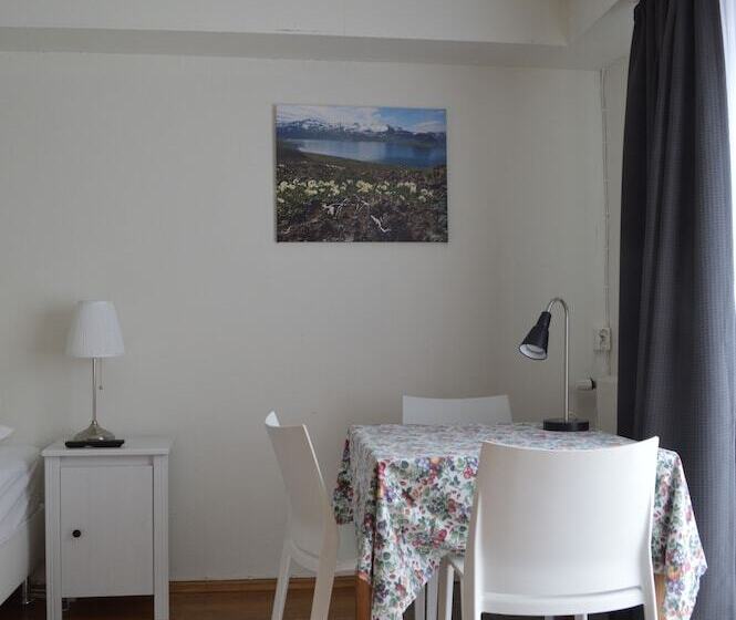 اتاق استاندارد سه نفره, The Old Post Office Guesthouse