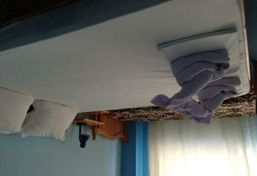 スタンダードトリプルルーム, Zoya Guest House