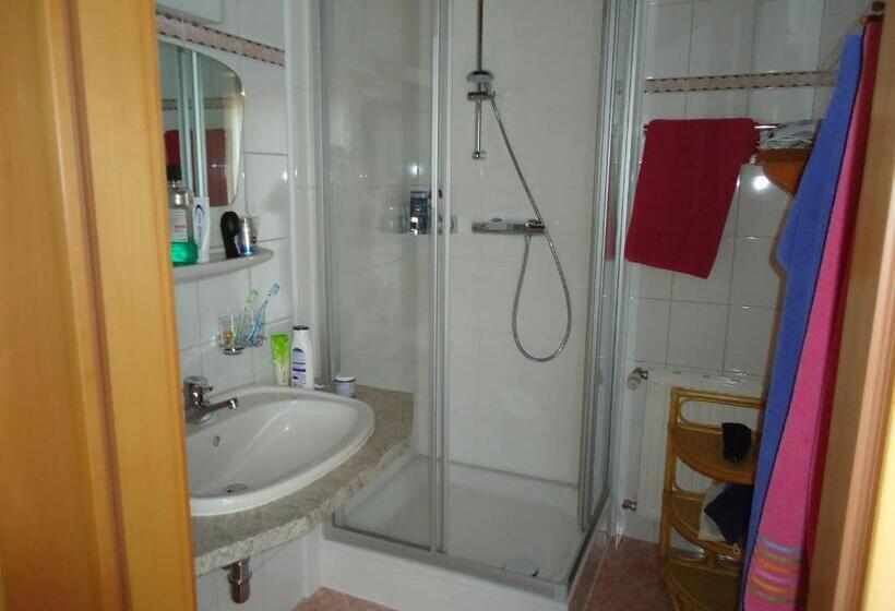 غرفة قياسية ثلاثية مزودة بشرفة, Pension Greimelbacherhof