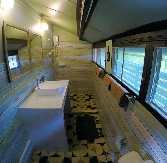 수피리어 트리플 룸, The Riverside Guest House