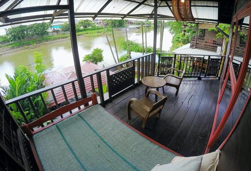 수피리어 트리플 룸, The Riverside Guest House