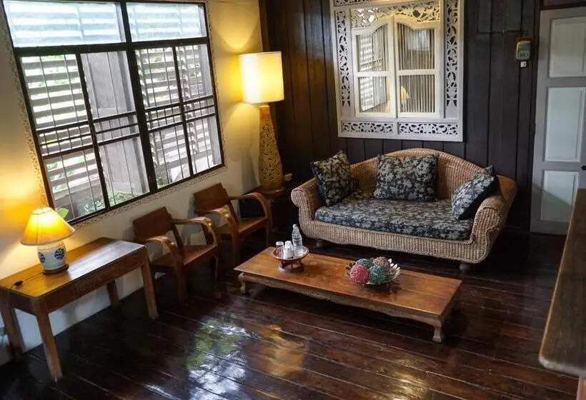 سوییت, The Riverside Guest House