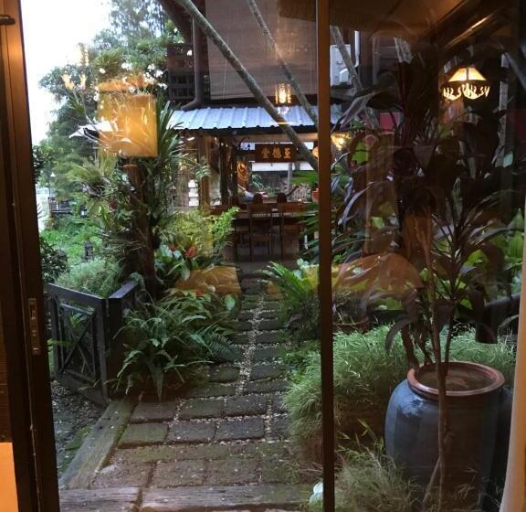 디럭스 4인 룸, The Riverside Guest House