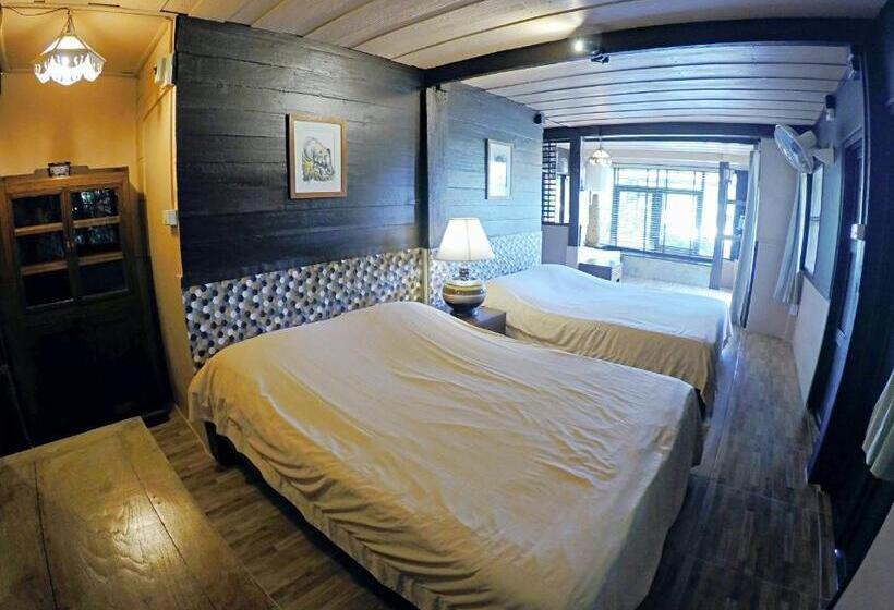 디럭스 4인 룸, The Riverside Guest House