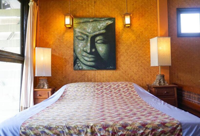 디럭스 4인 룸, The Riverside Guest House