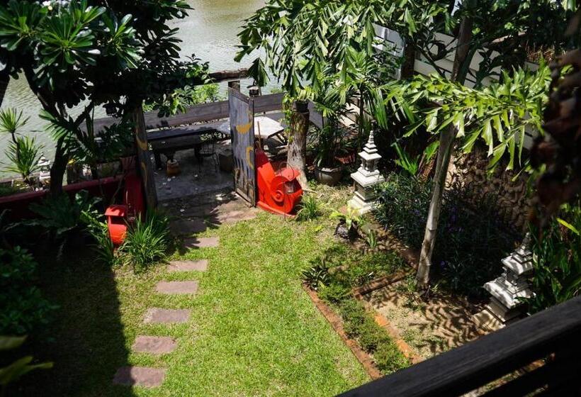 디럭스 4인 룸, The Riverside Guest House