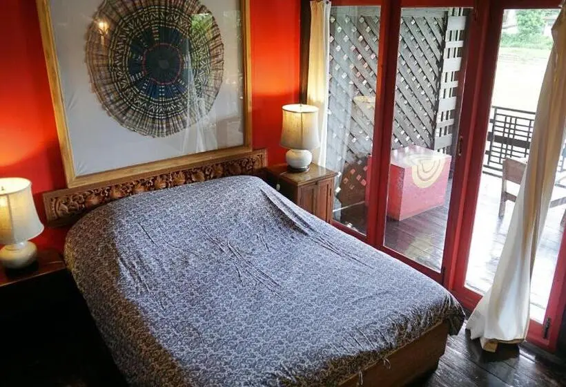 اتاق سوپریور با چشم‌انداز رودخانه, The Riverside Guest House