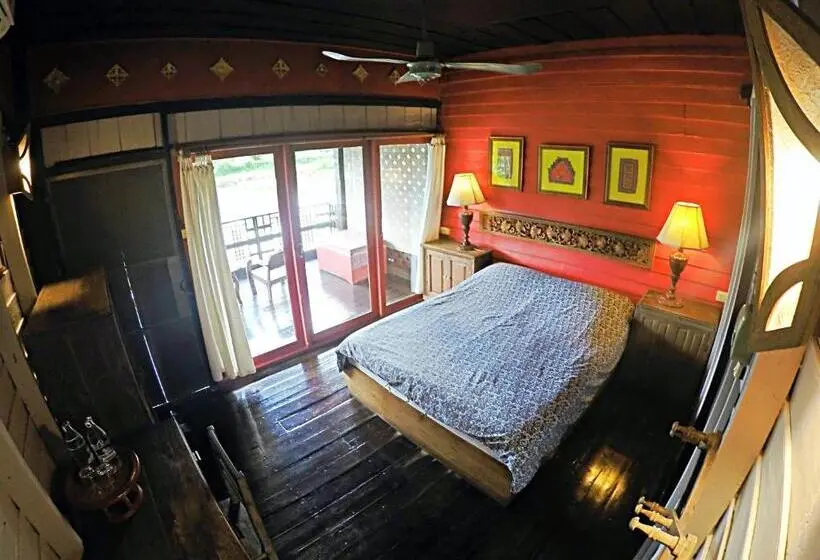 اتاق سوپریور با چشم‌انداز رودخانه, The Riverside Guest House