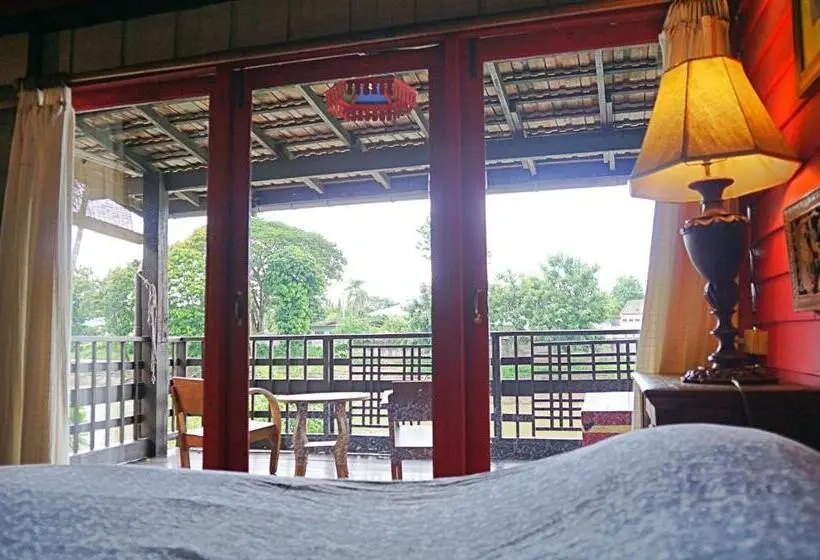 اتاق سوپریور با چشم‌انداز رودخانه, The Riverside Guest House
