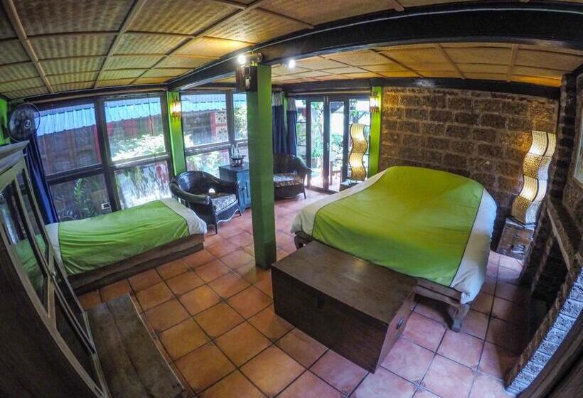 수피리어 트리플 룸, The Riverside Guest House