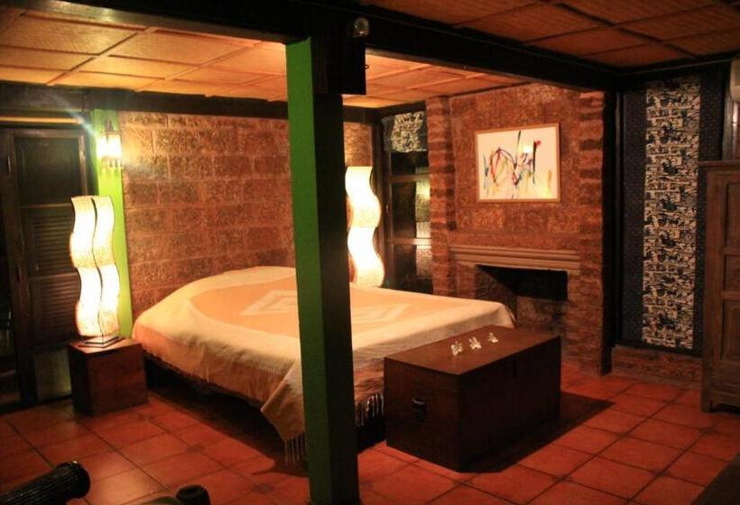 수피리어 트리플 룸, The Riverside Guest House