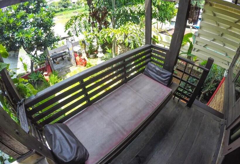 디럭스 4인 룸, The Riverside Guest House