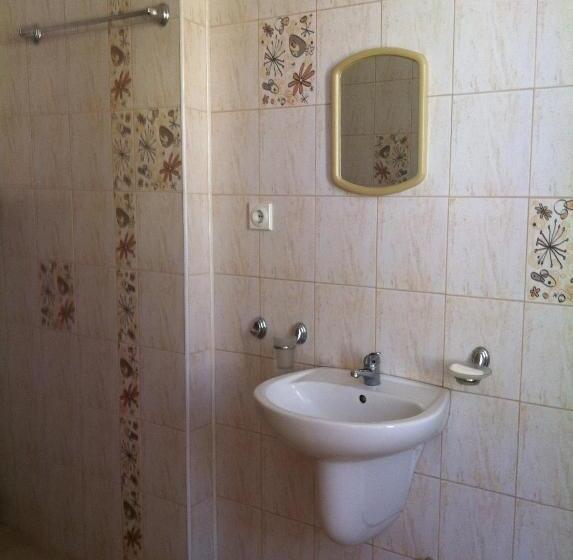 バルコニー付きスタンダードルーム, Family Hotel Velevi