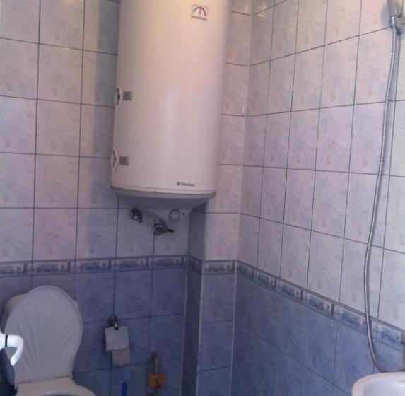 バルコニー付きスタンダードトリプルルーム, Family Hotel Velevi