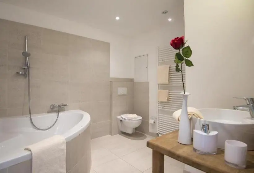 1 Bedroom Penthouse Apartment, Haus Wasmer By Alpentravel