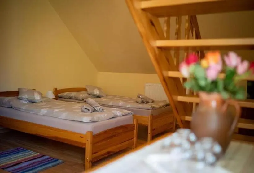 Economy Quadruple Room, Horský Penzión utiak