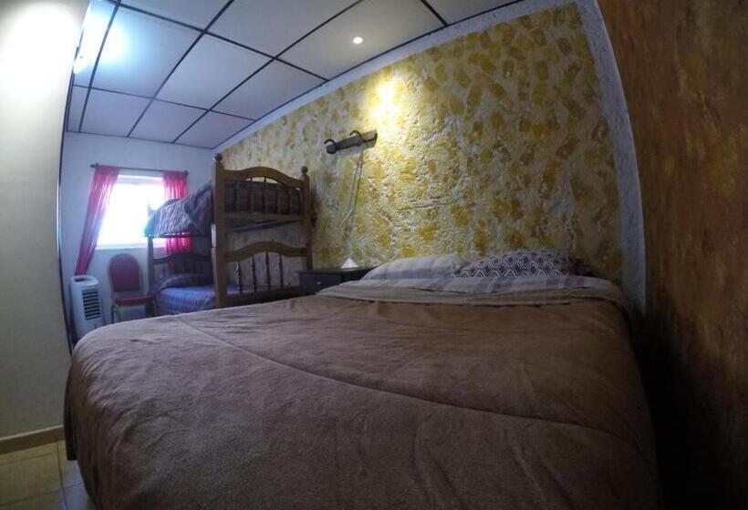 غرفة عائلية, Hosteria Uspallata