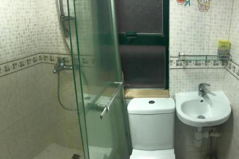 اتاق خانوادگی, Hung Fai Guest House