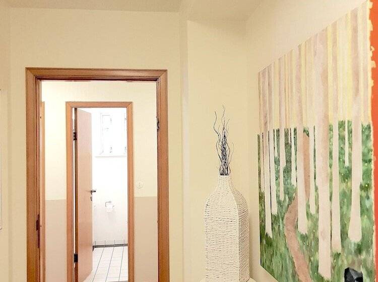 اتاق استاندارد با سرویس بهداشتی مشترک, Klara Guesthouse