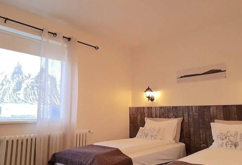 اتاق استاندارد با سرویس بهداشتی مشترک, Klara Guesthouse
