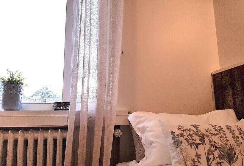 اتاق استاندارد یک تخته با سرویس بهداشتی مشترک, Klara Guesthouse