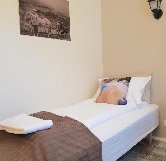 اتاق استاندارد یک تخته با سرویس بهداشتی مشترک, Klara Guesthouse