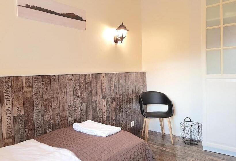 اتاق خانوادگی با سرویس بهداشتی مشترک, Klara Guesthouse