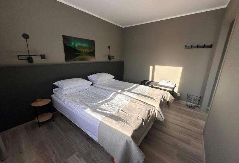 اتاق استاندارد سه تخته با سرویس بهداشتی مشترک, Klara Guesthouse