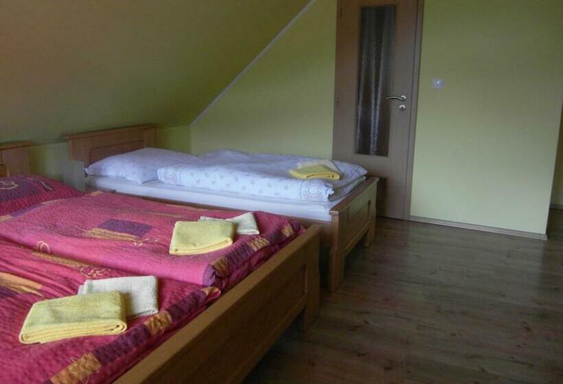 اتاق استاندارد سه نفره, Penzión Admit