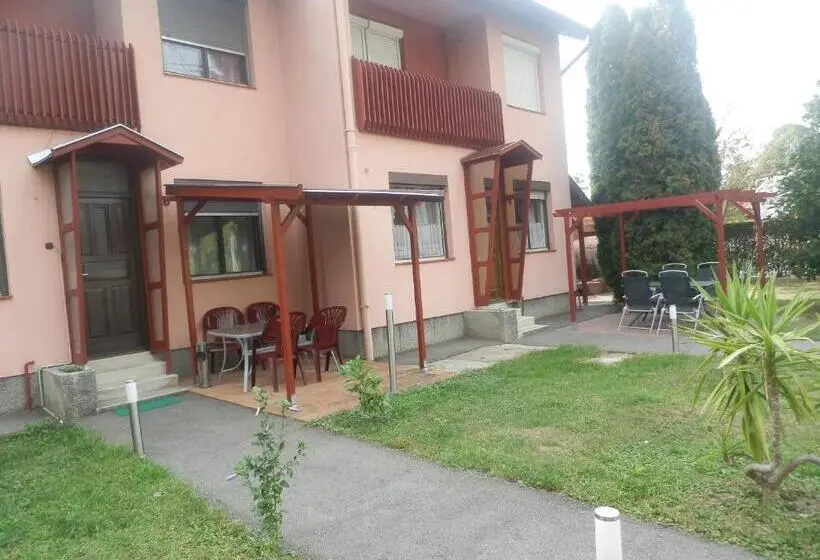 3ベッドルームアパートメント, Rt Home Vendégház