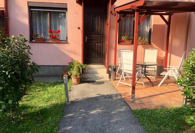 Апартаменты 3 Спальни, Rt Home Vendégház