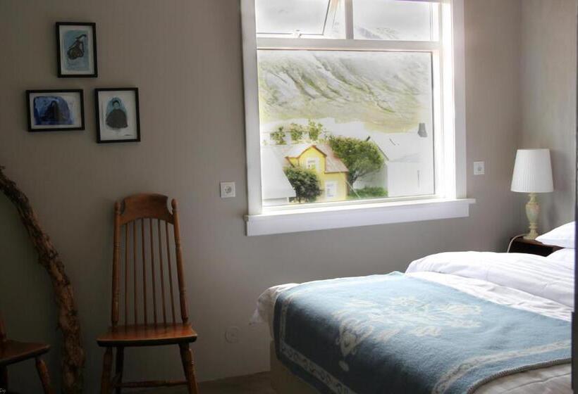 اتاق استاندارد با سرویس بهداشتی مشترک, Siglunes