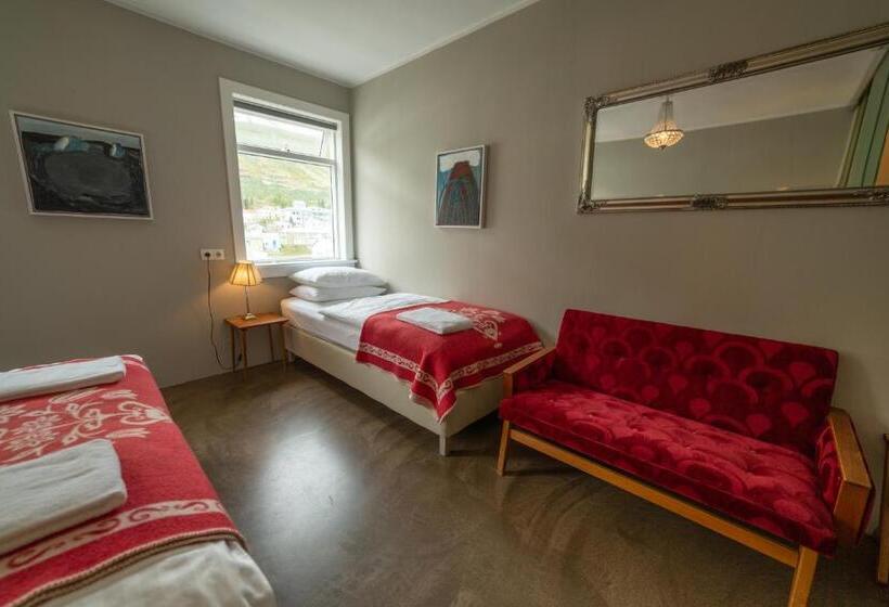 اتاق استاندارد سه نفره, Siglunes