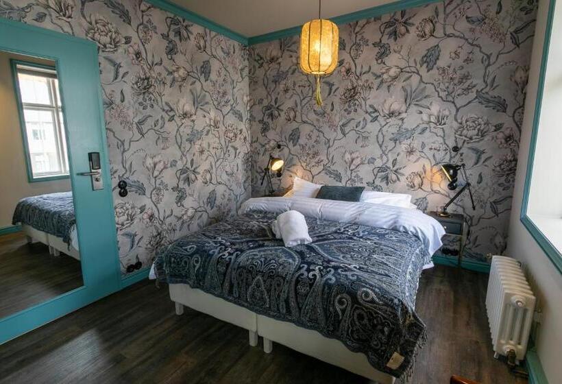 اتاق لوکس, Siglunes