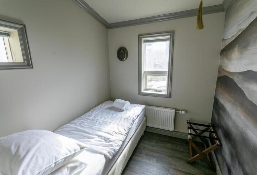 اتاق لوکس خانوادگی, Siglunes